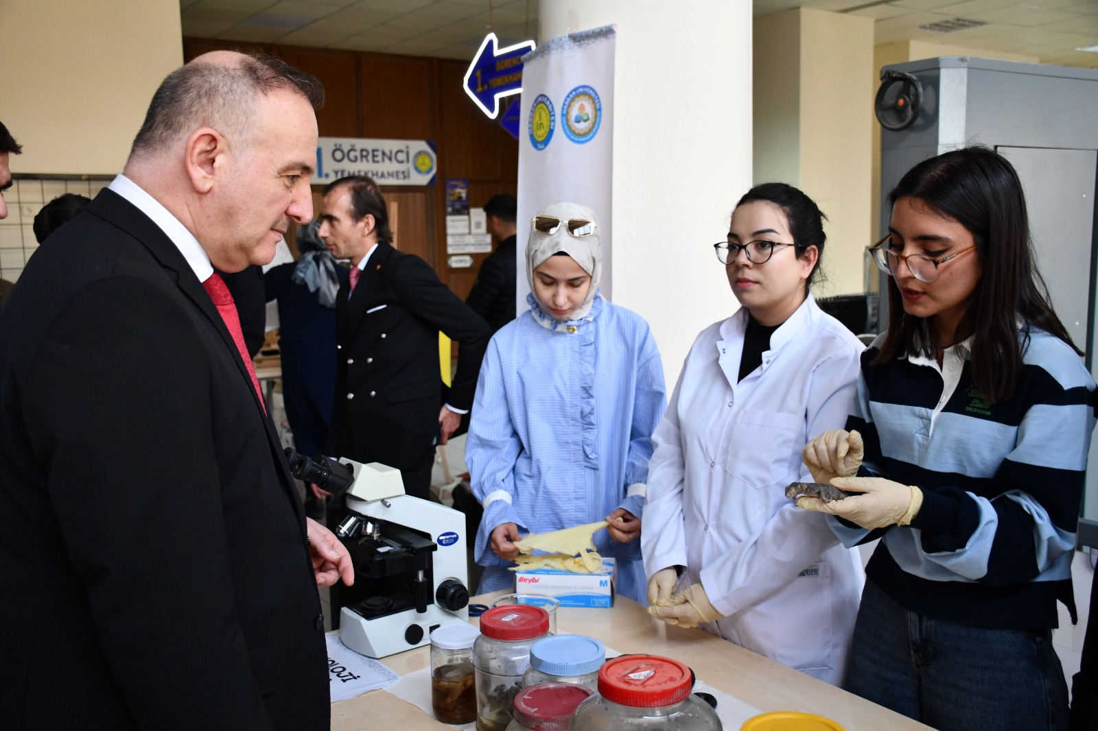 Biyoloji Kulübümüz Stant Günleri Etkinliğinde Büyük İlgi Gördü